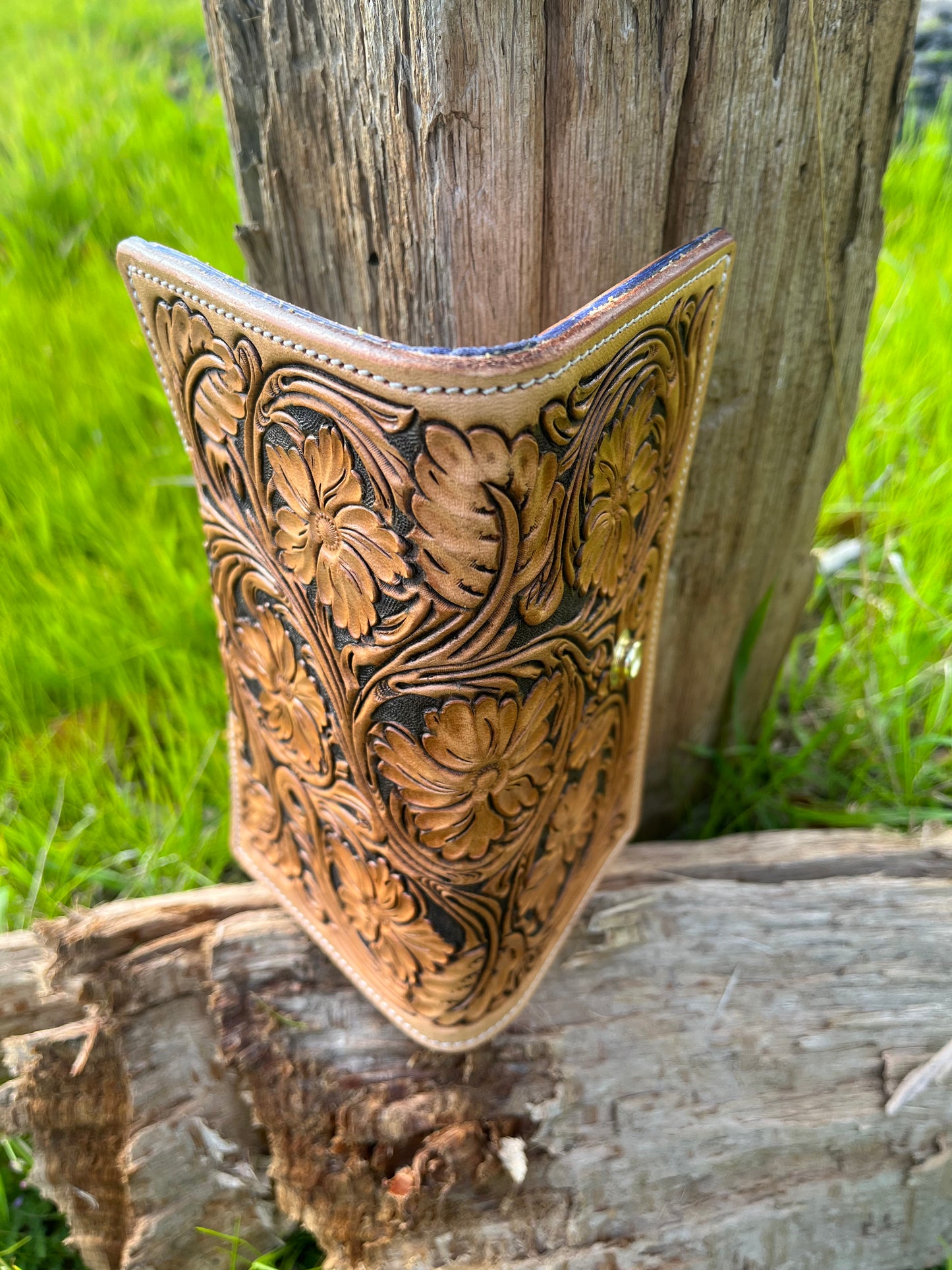 Floral Tooled Women’s Wallet